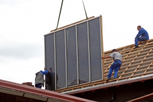 Einbau einer modernen Solaranlage von Knöbel Sanitär