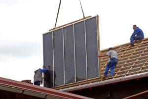 Einbau einer modernen Solaranlage von Knöbel Sanitär